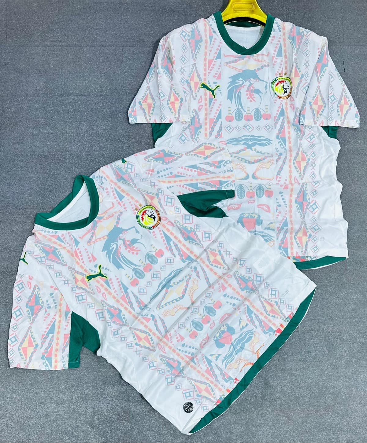 VERSION TOILE DISPONIBLE