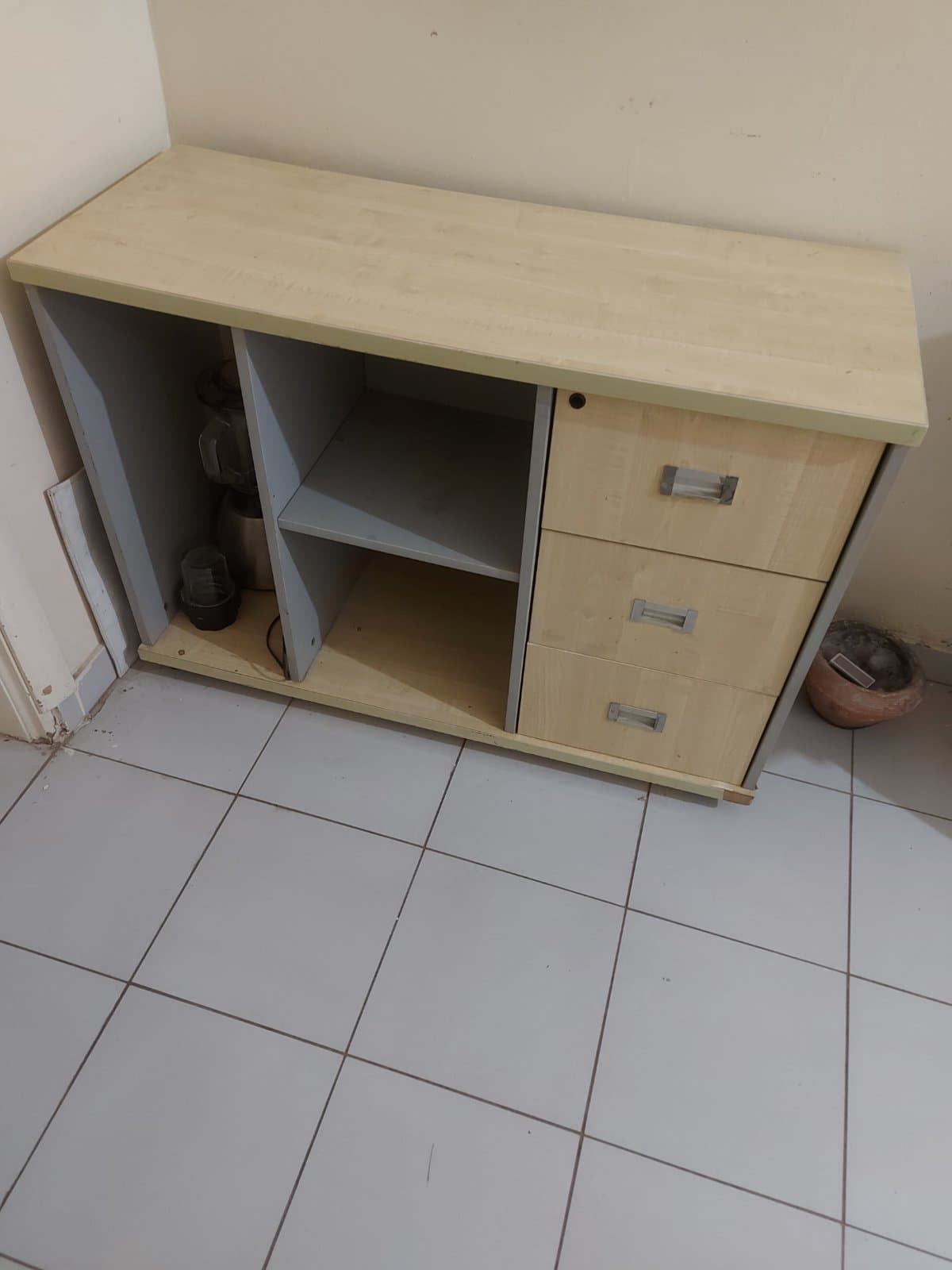 Table de rangement  — photo 1