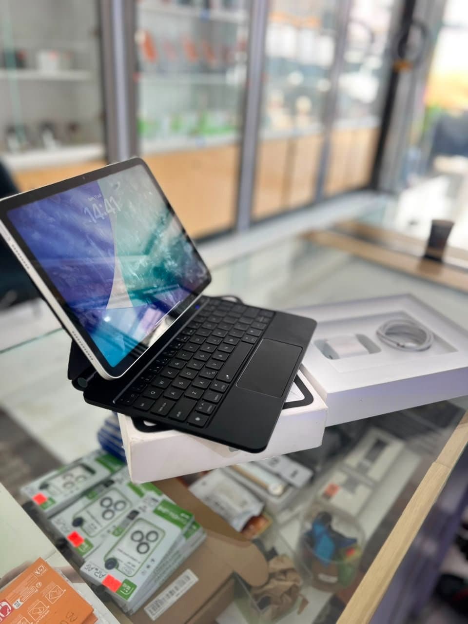Tablette iPad A16 — photo 1