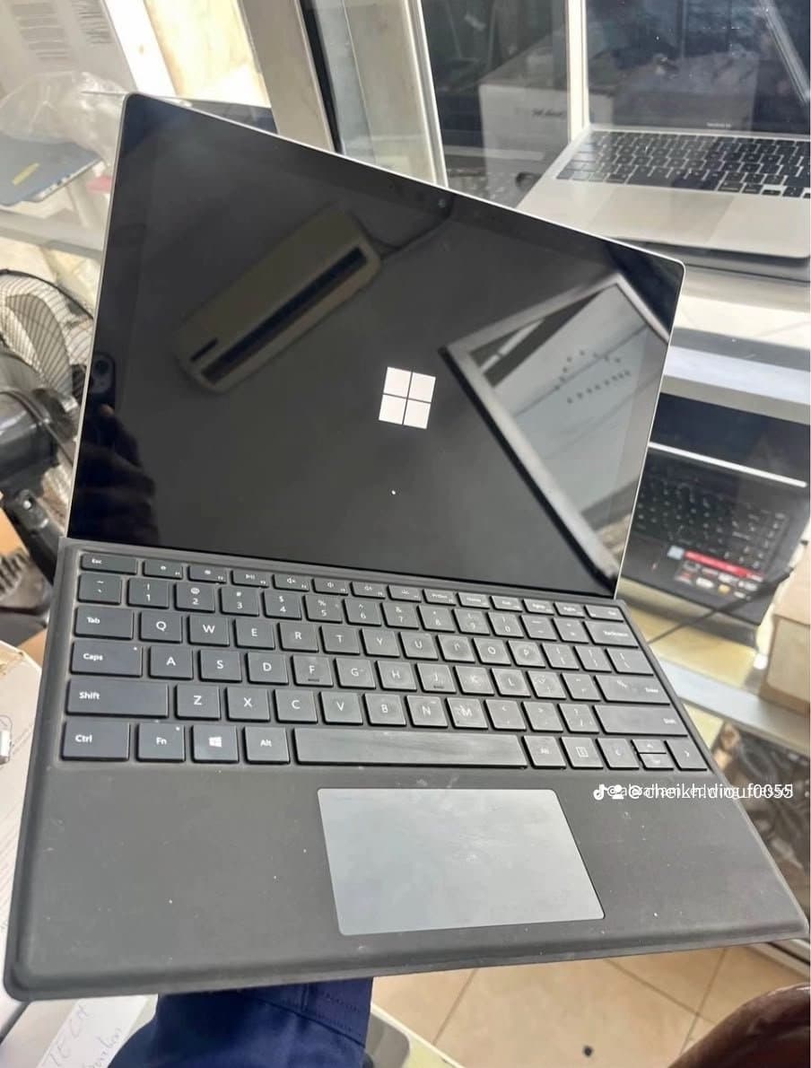 Ordinateur surface 2 — photo 1