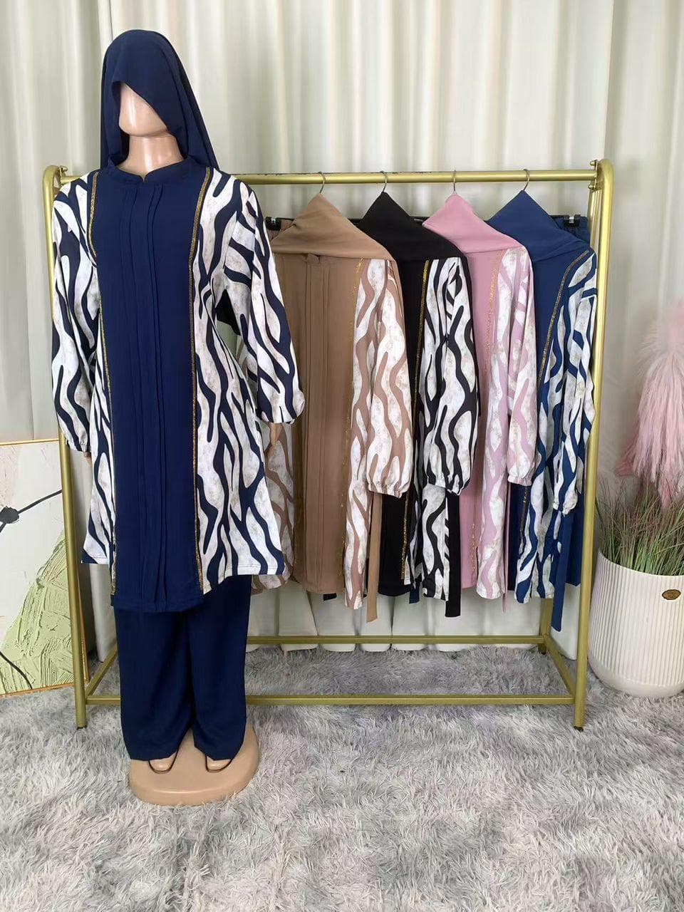 Ensemble Dubaï Femme Disponible  — photo 1