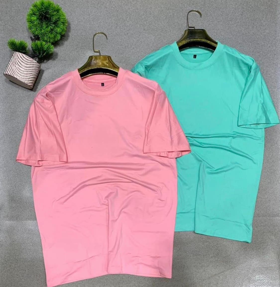Tee-shirts  — photo 1