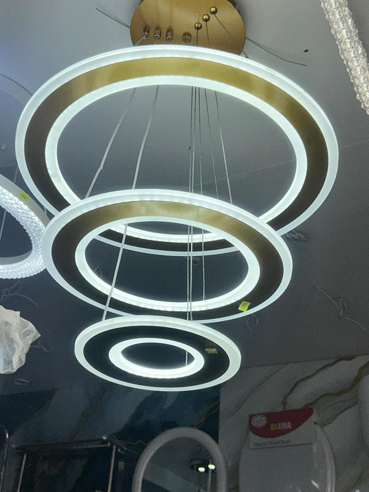 Lustre  — photo 1