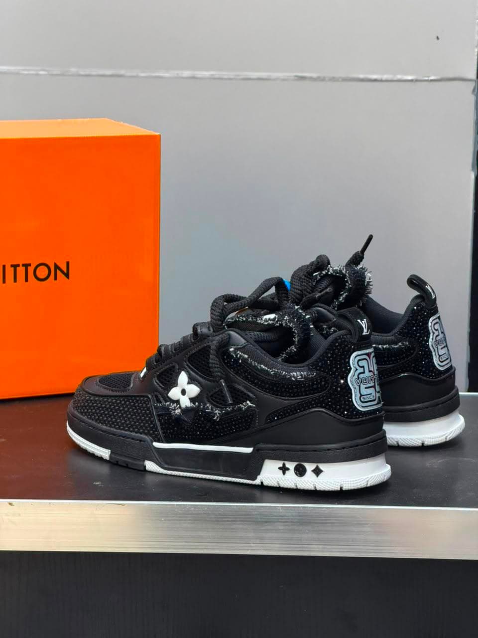Chaussures Louis Vuitton Skate Disponible